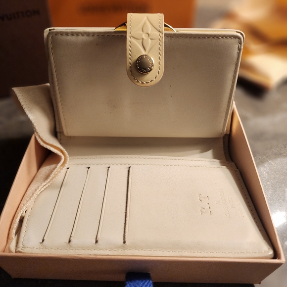 LOUIS VUITTON PASTEL YELLOW MONOGRAM LEATHER VERNIS KISSLOCK WALLET W D BAG+BOX - Picture 16 of 16